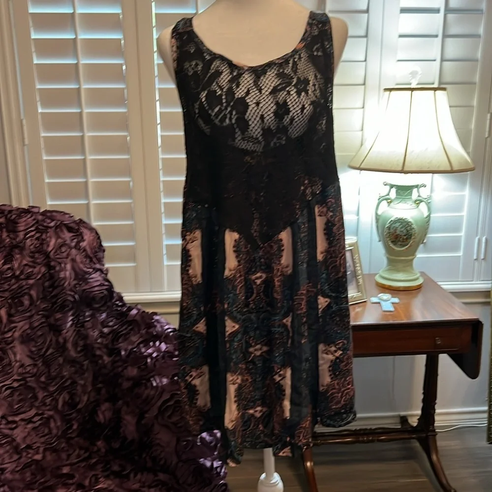 People Count Me in Trapeze Tank Tunic Top M Lace Yoke Floral Black - Picture 2 of 6